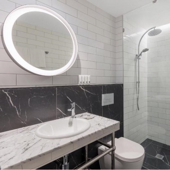 Adina Apartment Hotel Brisbane - Heritage-listed hotel designed with contemporary decor featuring spacious apartments with free WiFi just a stroll away from Brisbane's cool bars, restaurants and parklands.